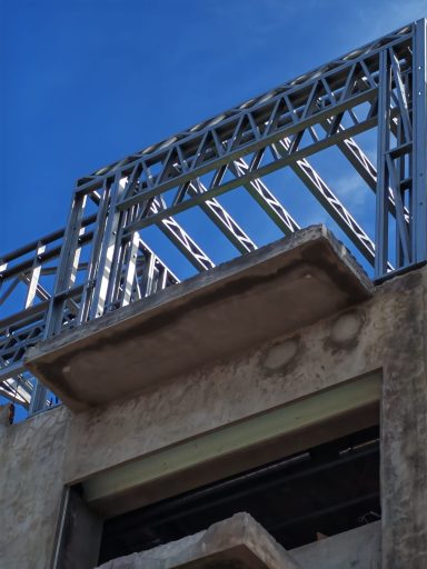 SURELEVATION VILLA EN STRUCTURE METALLIQUE